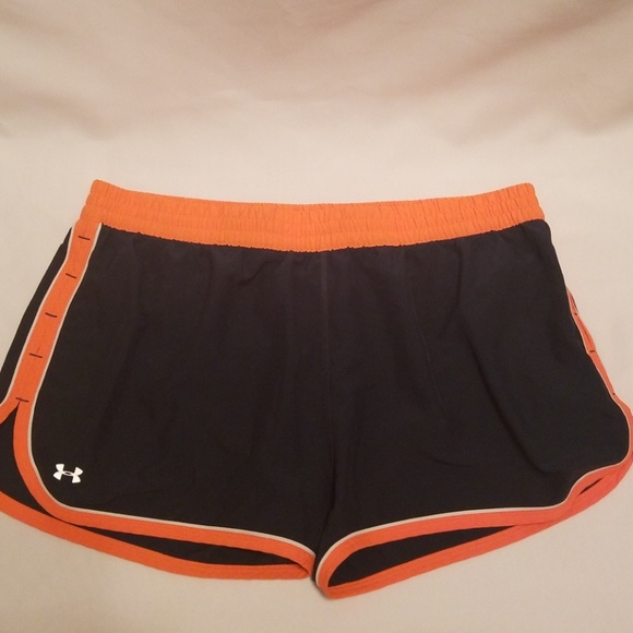 Under Armour Pants - Under Armour semi fitted heatgear running Shorts
